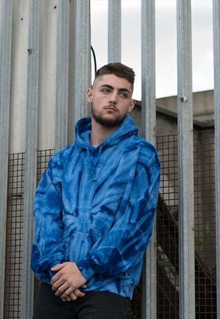 THE BLUE TIE DYE SUMMER FESTIVAL HOODIE
