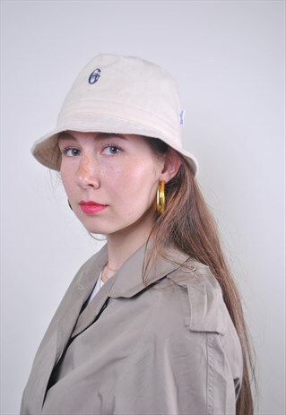 90S BEIGE WARM GOLF BUCKET HAT WITH LOGO EMBROIDERY