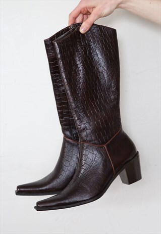 VINTAGE 90S CROCODILE PRINT COWBOY BOOTS . POINTED TOE .