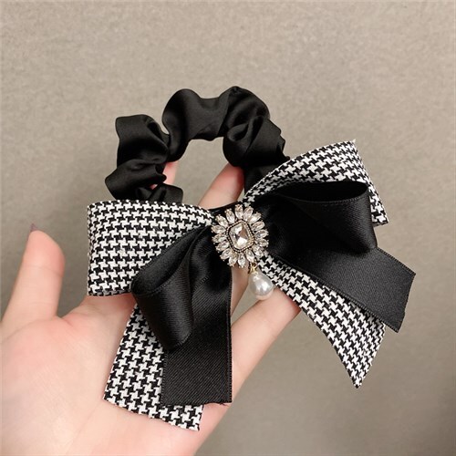 Julieta Bow Hair Scrunchie