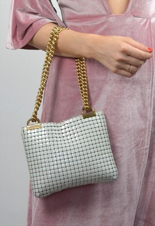 VINTAGE 60S WHITE BEADED & GOLD CHAIN CLUTCH HANDBAG