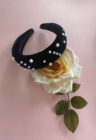 PADDED VELVET HEADBAND WITH PEARLS - NAVY BLUE