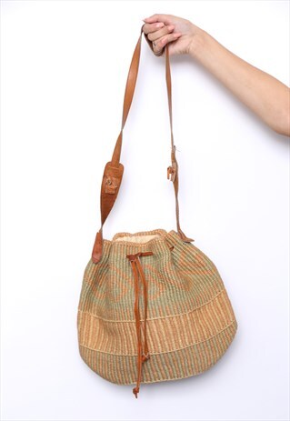 VINTAGE 70S STRAW WOVEN LEATHER SHOULDER BAG
