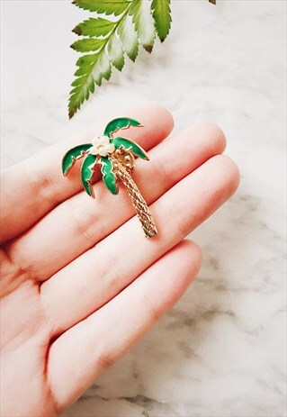 PEARL GREEN PALM TREE TROPICAL BADGE PIN
