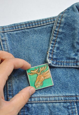 MOOSE VINTAGE 3D PLASTIC PIN FROM SOVIET 70S