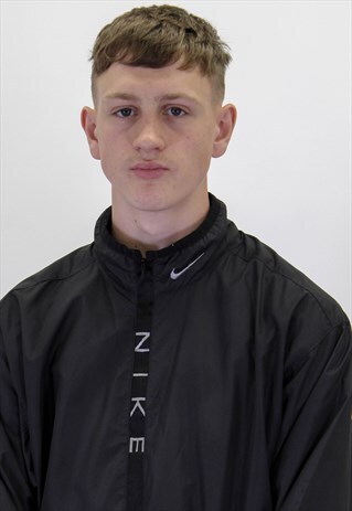 VINTAGE NIKE 1/4 ZIP LOGO JACKET IN BLACK LARGE