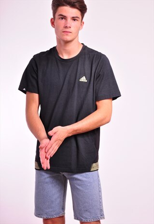 VINTAGE ADIDAS 90S RETRO PRINTED T-SHIRT
