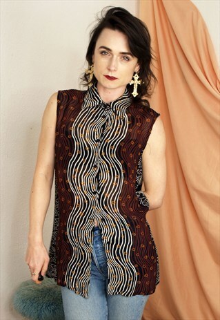 SLEEVELESS SHEER STAR PRINT SHIRT