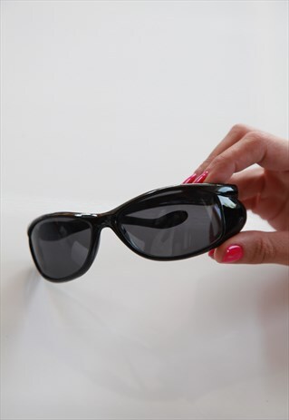 VINTAGE BLACK FRAME, DARK LENSES