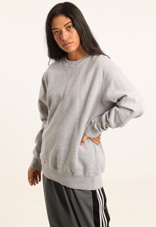 VINTAGE REEBOK SWEATSHIRT
