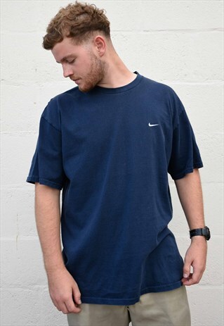 NIKE ESSENTIALS T-SHIRT