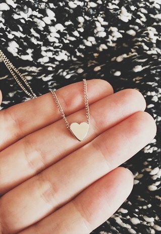 SILVER DAINTY HEART MINIMALIST CHAIN NECKLACE