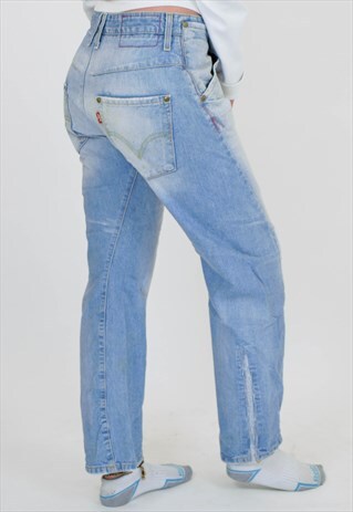 VINTAGE LEVI'S JEANS