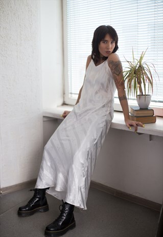 VINTAGE 80'S WHITE SHIMMERING SLIP