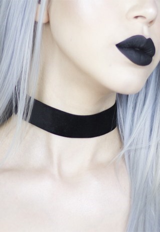 BLACK WIDE LUXE VELVET CHOKER