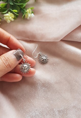VINTAGE STERLING SILVER SUNSHINE FACE EARRINGS