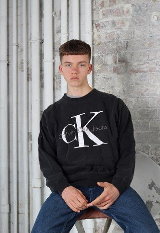 VINTAGE CALVIN KLEIN CREW NECK SPELL OUT SWEATER