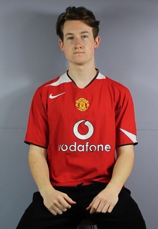 VINTAGE NIKE MANCHESTER UNITED FOOTBALL SHIRT IN RED WITH EM
