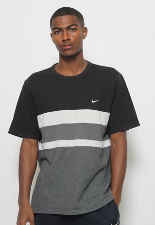 VINTAGE NIKE T-SHIRT