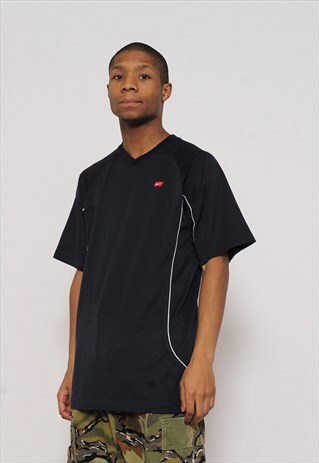 VINTAGE NIKE T SHIRT