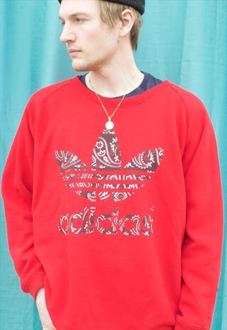 VINTAGE ADIDAS SWEATSHIRT