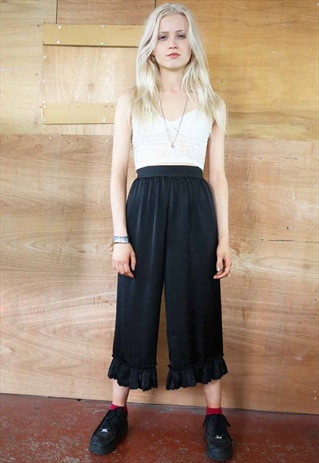 BLACK SILKY FRILL CROP TROUSERS