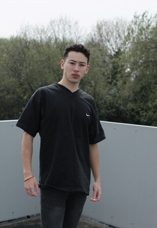 VINTAGE BLACK NIKE T SHIRT
