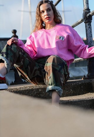 OVERSIZED PATCH SWEATSHIRT IN PINK