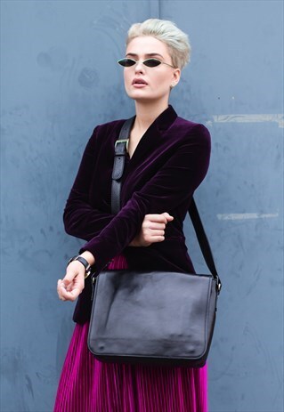 LEATHER MESSENGER BAG FOR LAPTOP DOCUMENTS IN BLACK