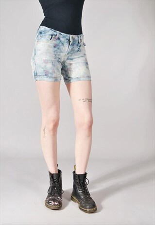 VINTAGE LEVI'S FLORAL PAINTED DENIM SHORTS LIGHT BLUE