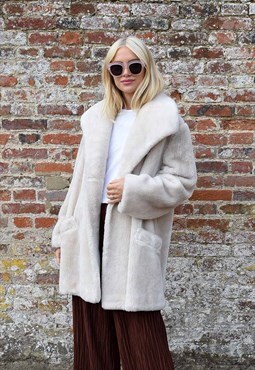 Vintage Coat / Jacket in Cream Faux Fur