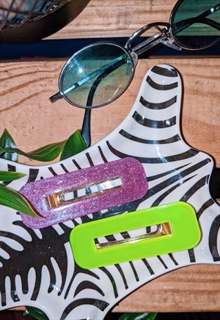 HAIR SLIDES TWO PACK HAIR CLIPS LIKE GREEN PINK GLITTER Y2K