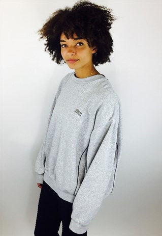 UMBRO SWEATSHIRT