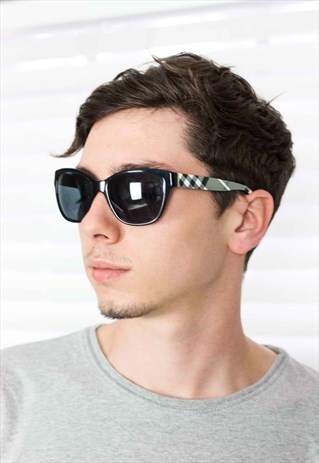 VINTAGE BURBERRY SUNGLASSES PLAID LOGO 90S X 1.2