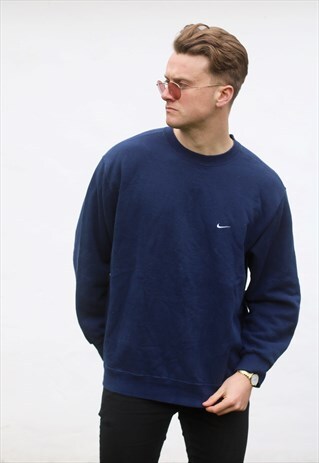 NIKE USA 90S MINIMALIST SWEATSHIRT