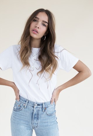 SISTERHOOD X NAMASTEHANNAH FEMME TEE - WHITE