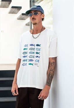 Vintage Thin comfy save the fish graphic printed t-shirt 