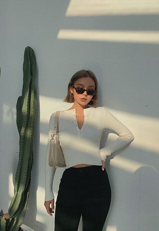 LONG SLEEVE V NECK CROP TOP
