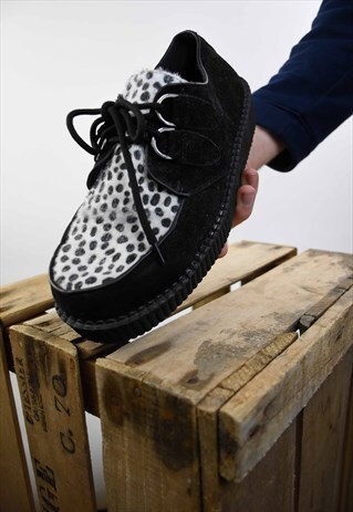 VINTAGE 90S BLACK & WHITE LEOPARD PRINT CREEPERS