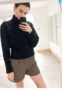 Mock neck cable knit long sleeves cropped jumper in Black