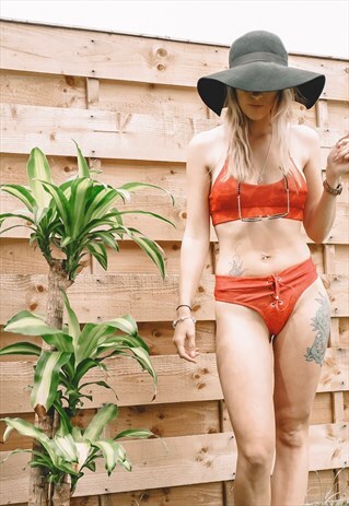 RICHARD BIKINI