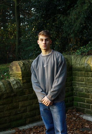 VINTAGE DARK GREY NIKE SWEATSHIRT