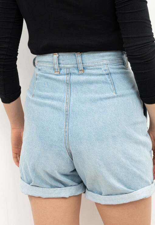 garment image