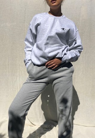 SPORTY SWEATSHIRT