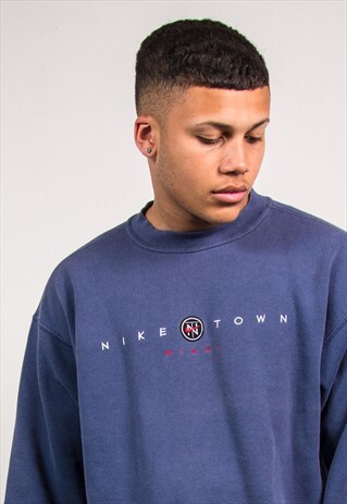 VINTAGE NIKE TOWN SWEATSHIRT