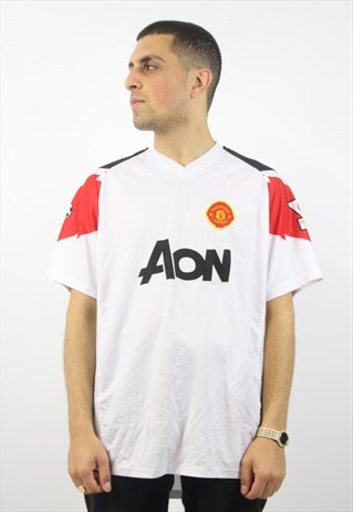 VINTAGE MANCHESTER UNITED JERSEY