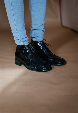 VINTAGE 80S BLACK VINYL CHUNKY BOOTS