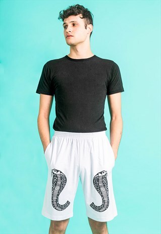 GRAPHIC SHORTS IN WHITE WITH COBRA DESIGN