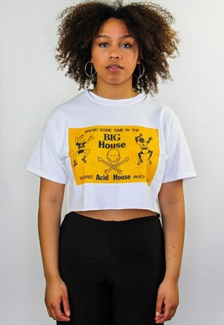 BIG HOUSE CROPPED GRAPHIC PRINT 90S RAVE T-SHIRT IN WHITE