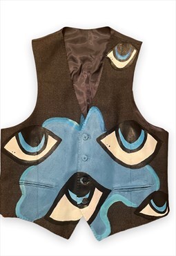 Grey vest with abstract eye print 
